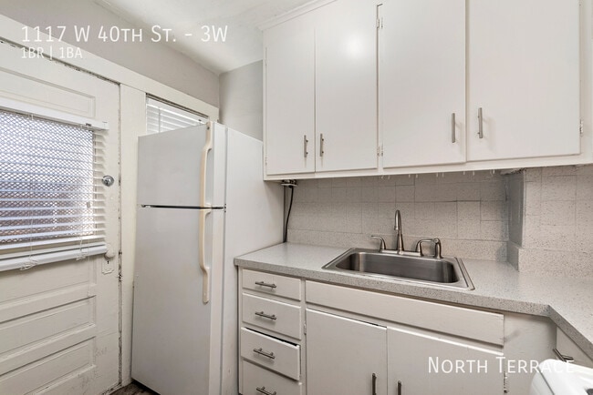 Building Photo - 1117 W 40th St