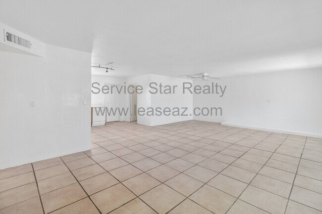 Building Photo - 18063 N Villa Rita Dr