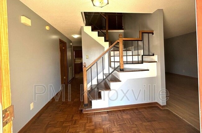Building Photo - 1427 Moorgate Dr
