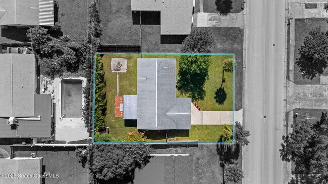 Building Photo - 818 Hampton Way