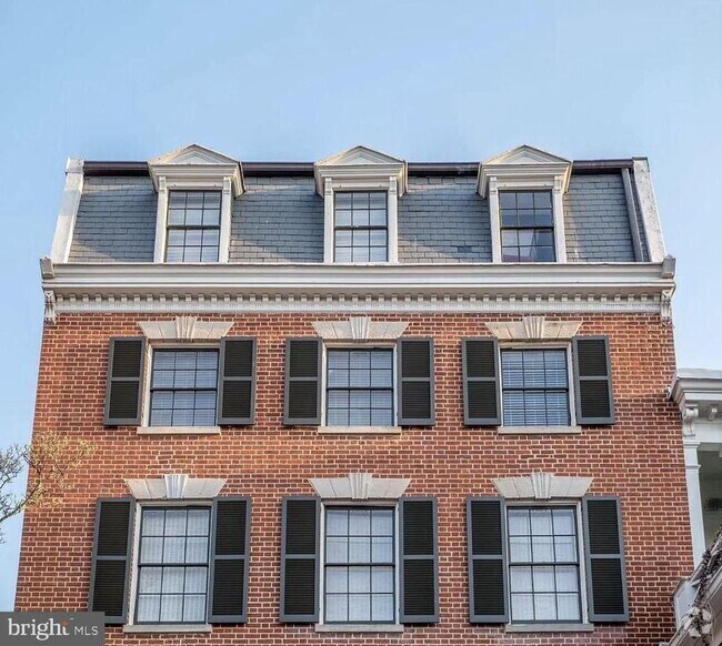 Building Photo - 3246 N St NW