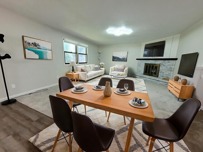 Building Photo - 3124 N Bluemound Dr