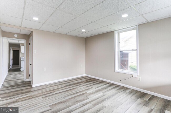 Building Photo - 419 6th St