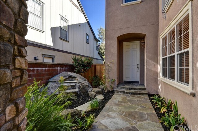 Foto del edificio - 48 Langford Ln