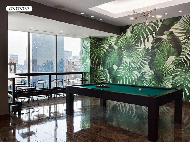 Foto del edificio - 505 W 37th St