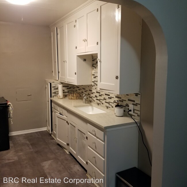 Building Photo - Studio, 1 bath Apartment - 221 Mathews Street