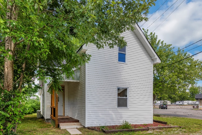 Building Photo - 498 Johnson Ave
