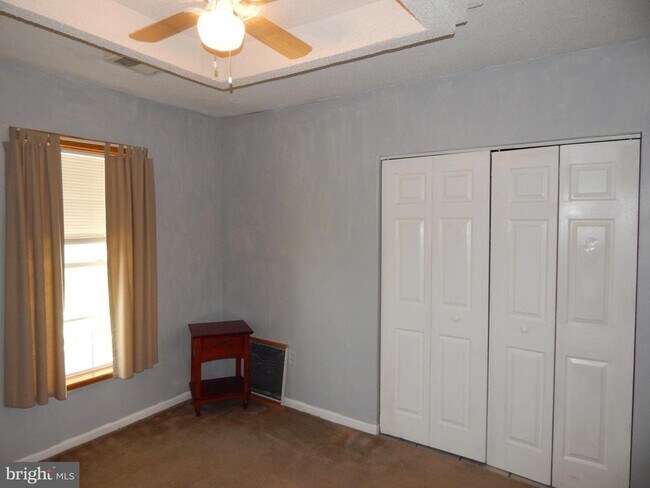 Foto del edificio - 2553 Warm Springs Rd
