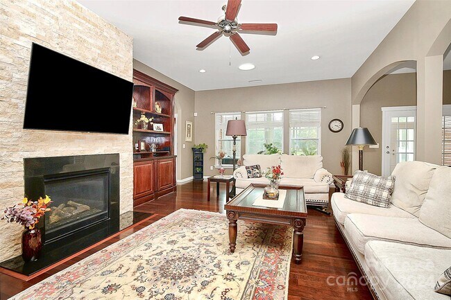 Foto del edificio - 15414 Stillwater Crossing Ln