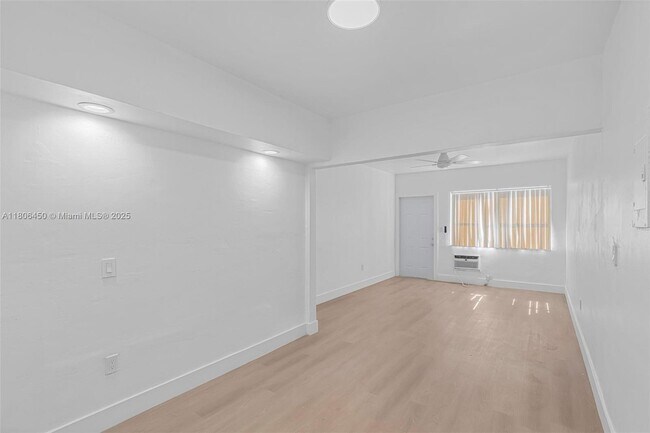 Building Photo - 1315 NE 146th St