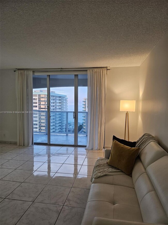 Foto del edificio - 3800 S Ocean Dr