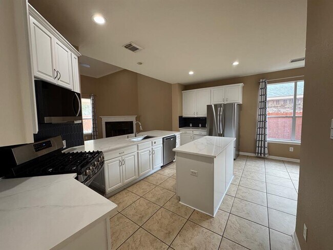 Foto del edificio - 24423 Hampton Lakes Dr