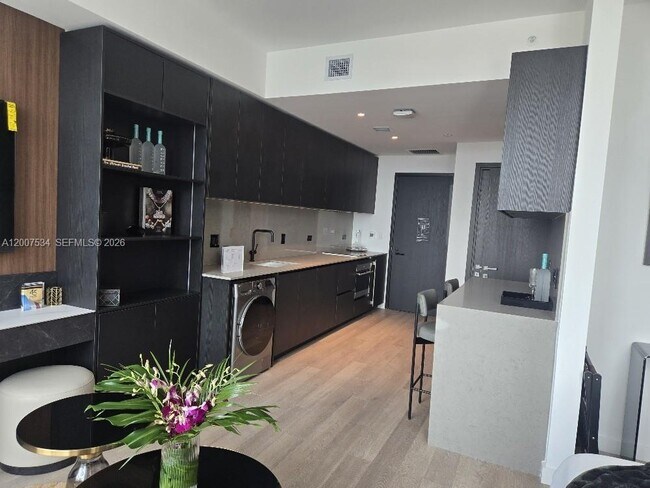 Foto del edificio - 20 NE 11th St