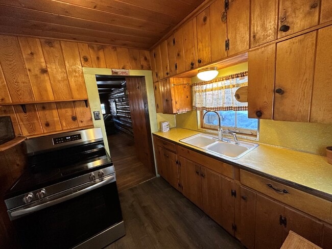 Photo - Two Bedroom Cabin in Indian Hills! Apartment