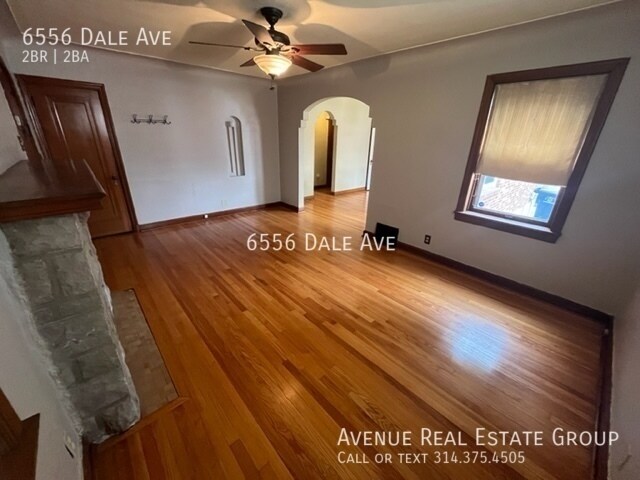 Building Photo - Location, Location, Location! Fantastic Do...