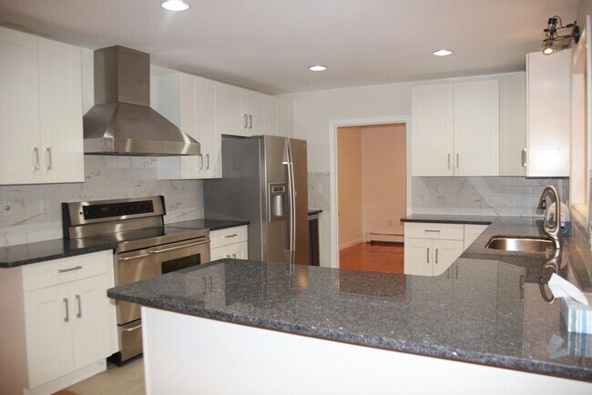 Foto del edificio - 36 Chestnut Ave