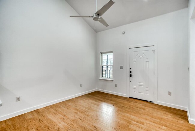 Foto del edificio - 4645 Bryan St
