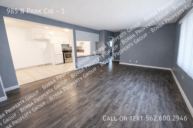 Foto del edificio - 985 N Pk Cir