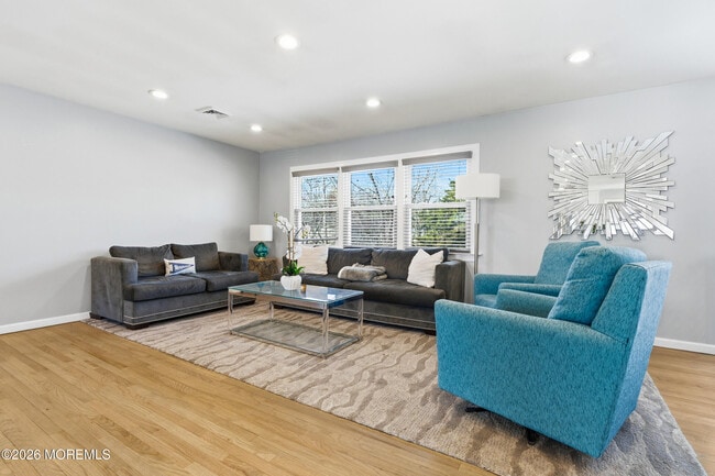 Building Photo - 280 Oakley Ave