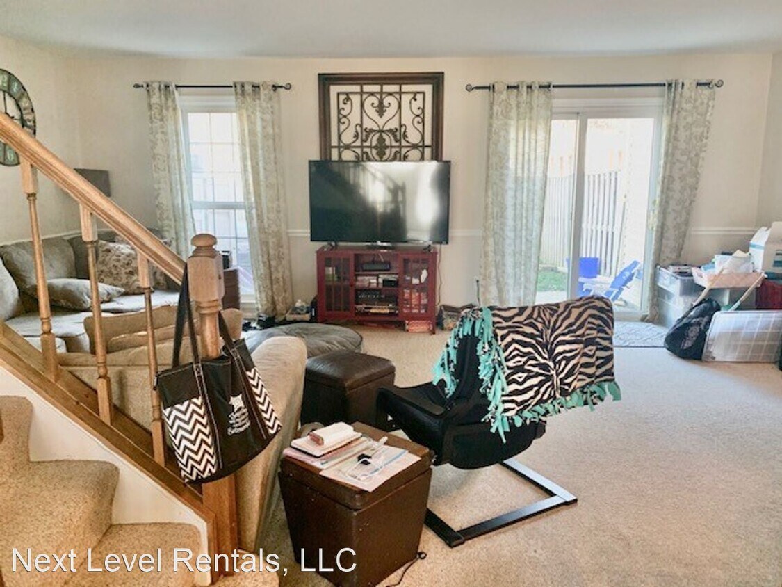 Foto principal - 3 br, 2.5 bath House - 17033 Catalpa Ct
