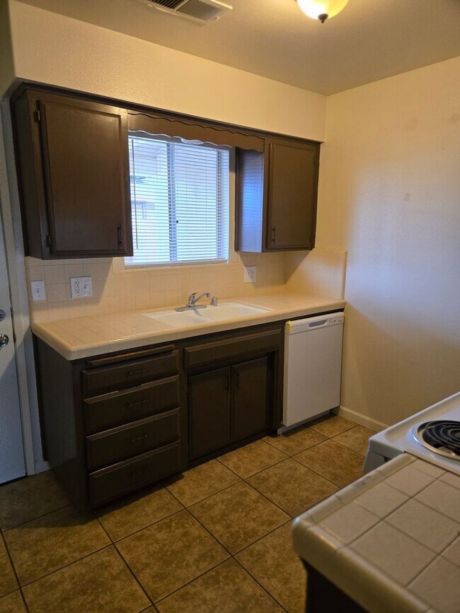 Foto del edificio - 2534 W Chestnut Ct