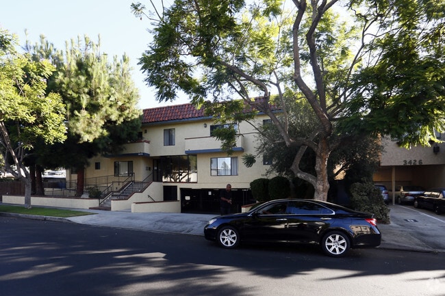 Foto del edificio - 3414 Jasmine Ave