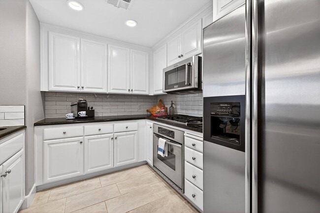 Building Photo - Regent on the Park - 4th floor 2 bedroom