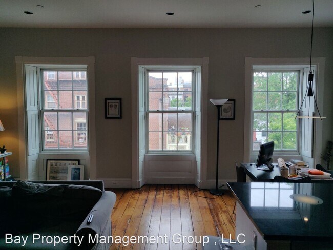 Building Photo - 1 br, 1 bath House - 20 E Madison St Unit 11