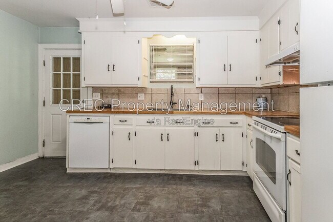 Foto del edificio - 1635 Memminger Ave