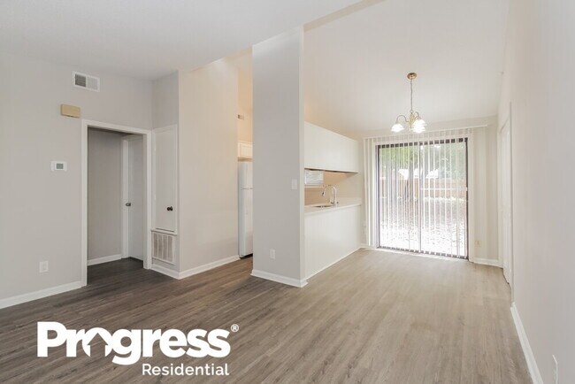 Building Photo - 5128 Glenview Ct