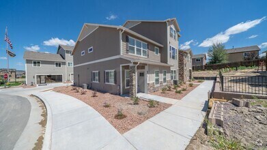 Building Photo - 6217 Lenexa Grv