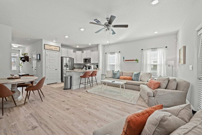 Foto del edificio - 12 Sandy Cv Wy