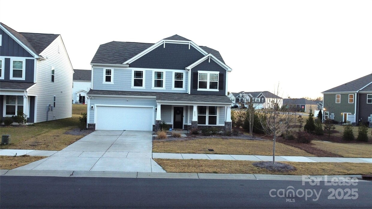 Foto principal - 2888 Yeager Dr NW