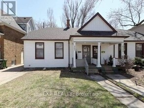 Building Photo - 207 Gamble Ave