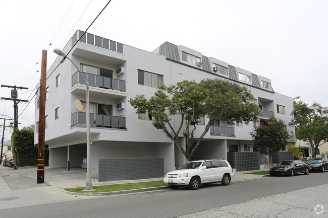 Foto del edificio - 463 Rexford Drive Apartments