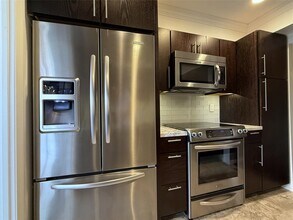 Building Photo - 49 Briar Hollow Ln