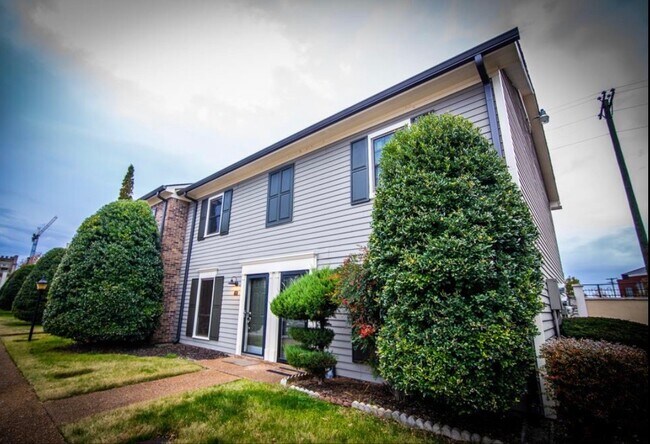 Building Photo - 119 Academy Square