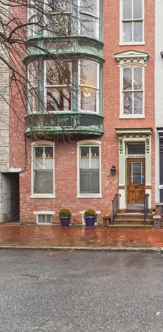 Building Photo - 1017 Green St