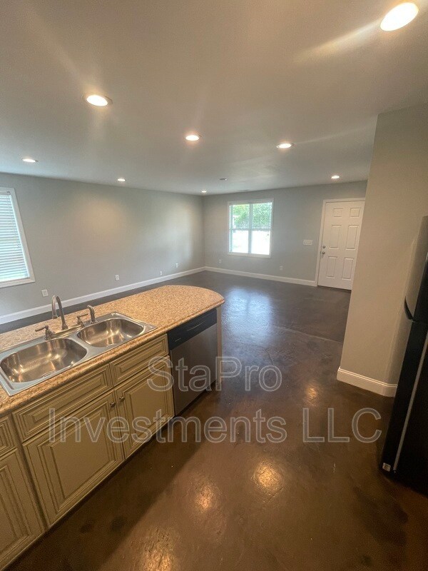 Foto del edificio - 7725 Bethel Rd