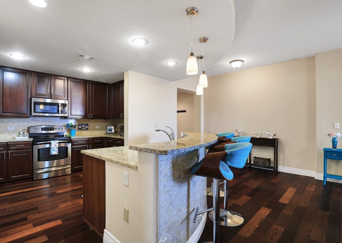 Photo - 215 Center St- 417.9