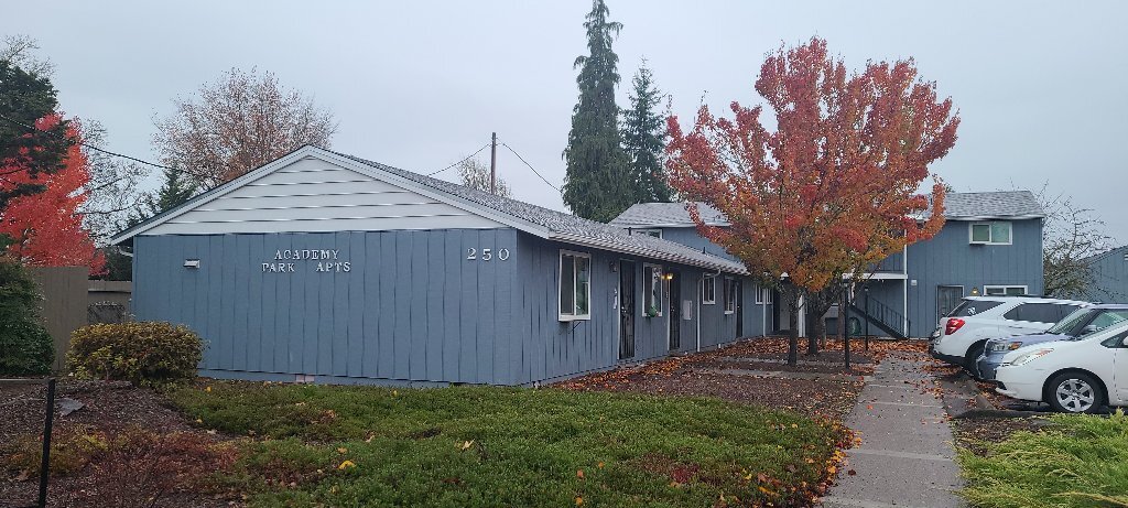 Building Photo - 250 S Main St