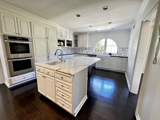 Building Photo - 9612 Arby Dr