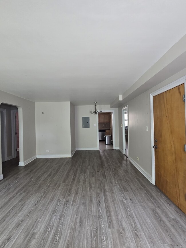 Foto del edificio - 7328 N Ridge Ave