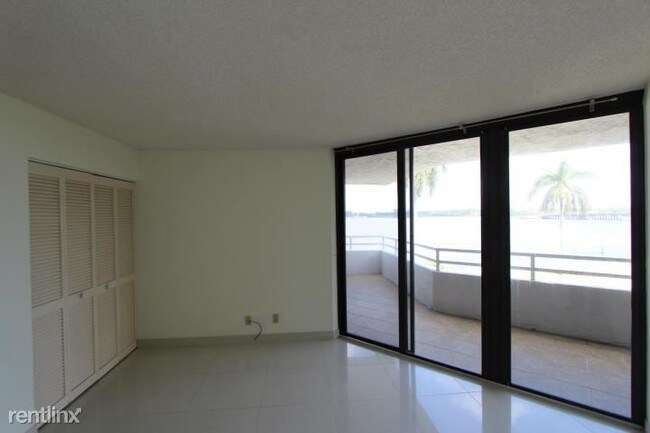 Building Photo - 3701 S Flagler Dr