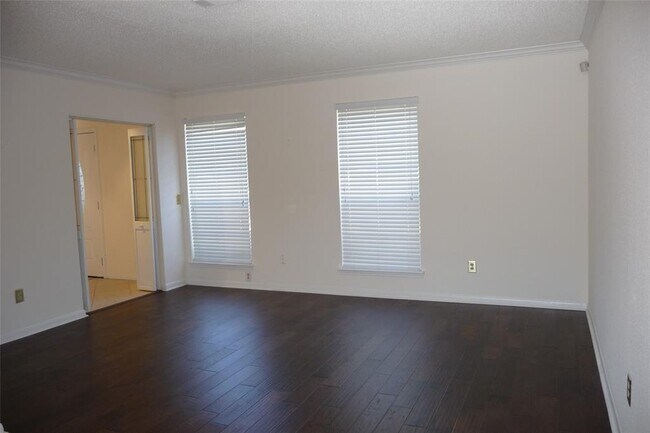 Building Photo - 3422 Hidden Creek Dr