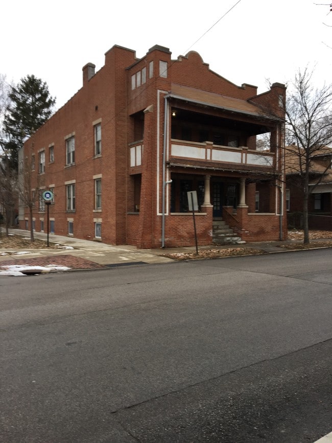 Building Photo - 404 N 9th St