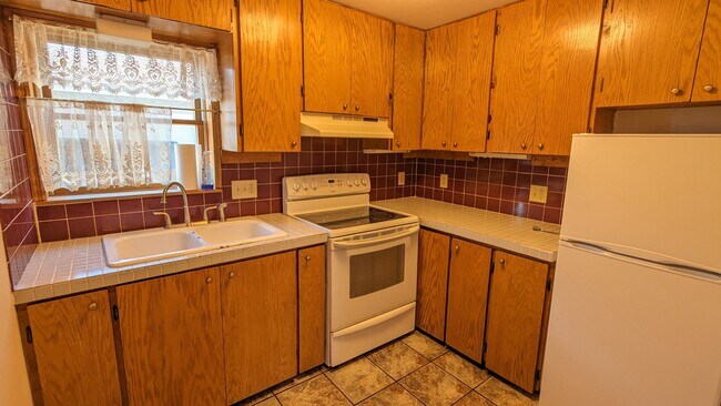 Foto del edificio - Duplex with in-unit laundry