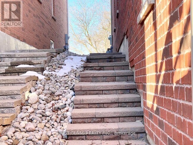 Photo du bâtiment - 9 Wiley Ave