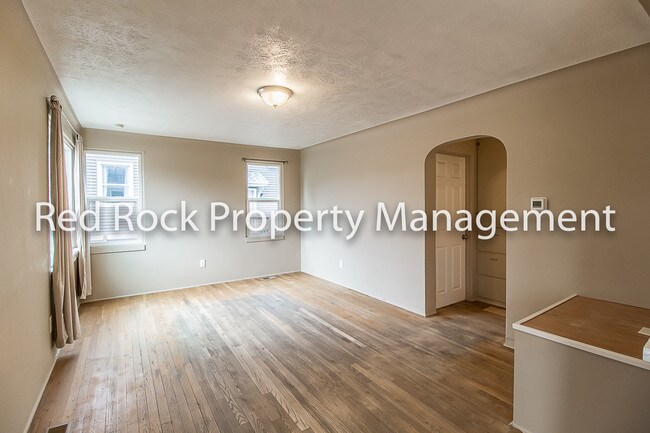 Foto del edificio - 6113 E 8th Ave