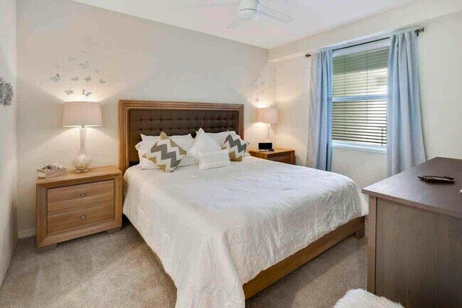 Foto del edificio - 4784 Clock Tower Dr